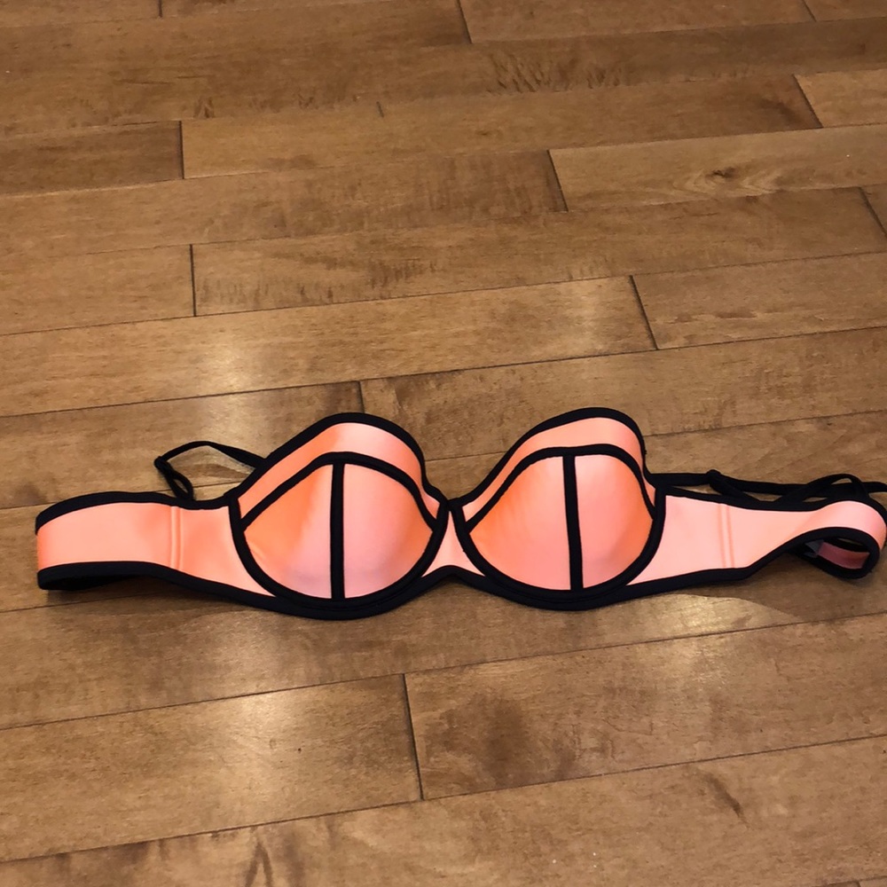 Triangl bathing suit top